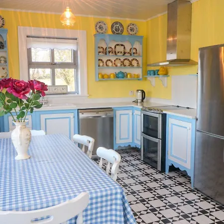 Longfield Holiday home *